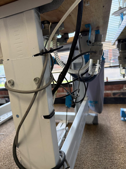 JACK JK-797DI-3-504 4 Thread Overlock Small Cylinder Industrial Sewing Machine, Pre-Owned