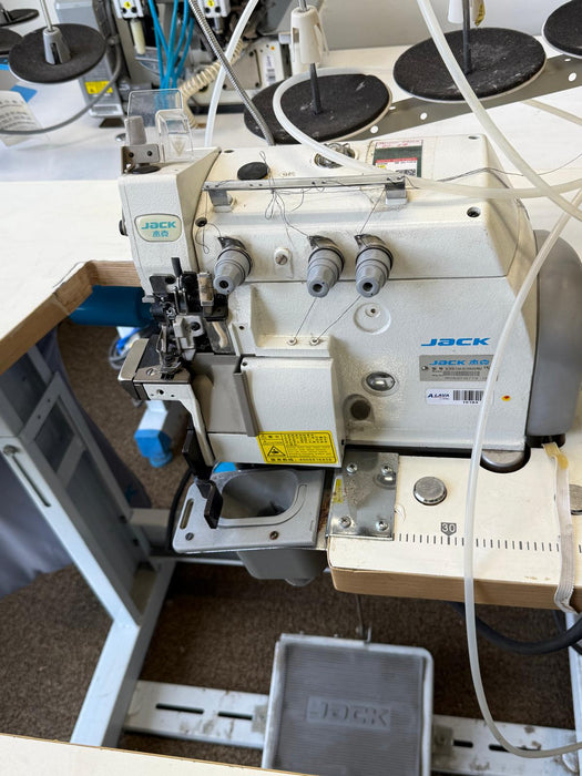 JACK JK-797DI-3-504 4 Thread Overlock Small Cylinder Industrial Sewing Machine, Pre-Owned