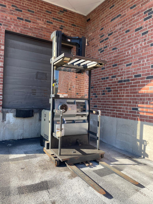 Crown SP3200 Electric Stand-Up Order Picker Forklift, CAP# 3,000lbs