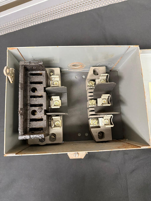 Square D Plug In Unit SD-9341 30 Amp Bus Plug Enclosure SD9341 Switch Disconnect