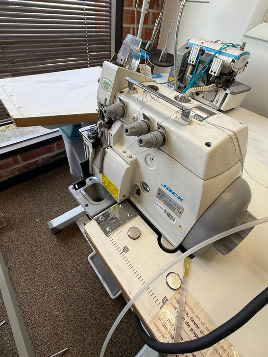 JACK JK-797DI-3-504 4 Thread Overlock Small Cylinder Industrial Sewing Machine, Pre-Owned