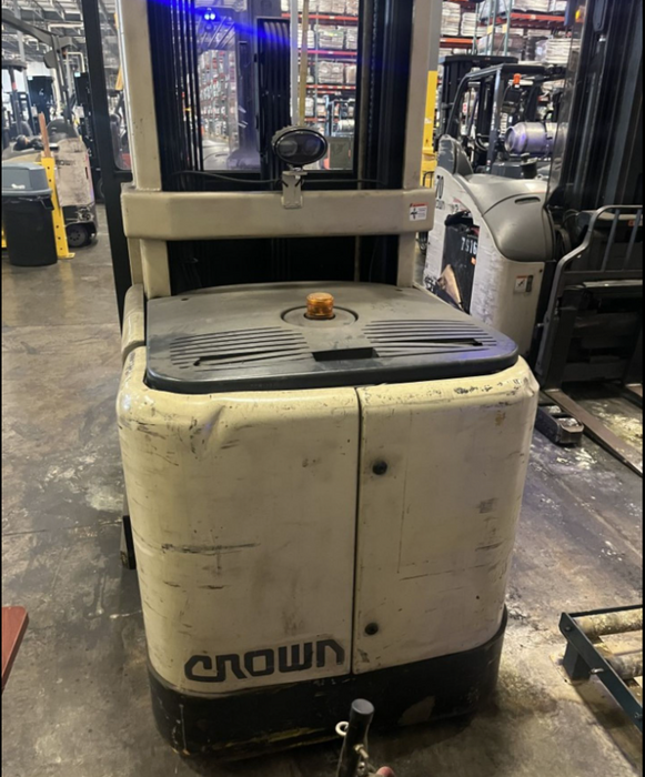 Crown SP3200 Electric Stand-Up Order Picker Forklift, CAP# 3,000lbs