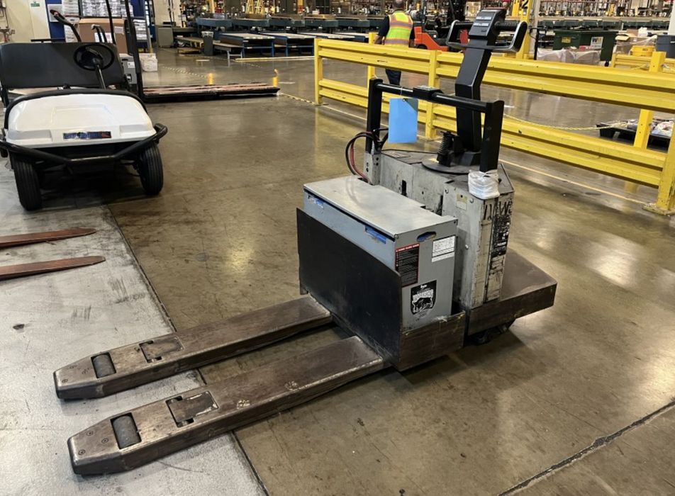 Crown 60PE-27-3 Electric Pallet Jack Forklift, Cap. 6000 lbs