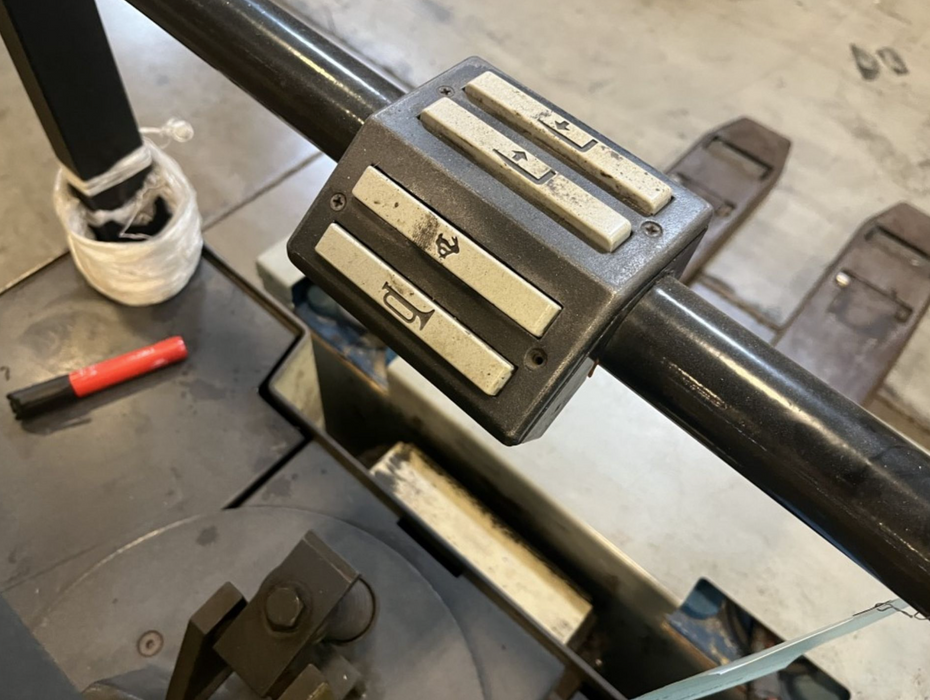 Crown 60PE-27-3 Electric Pallet Jack Forklift, Cap. 6000 lbs