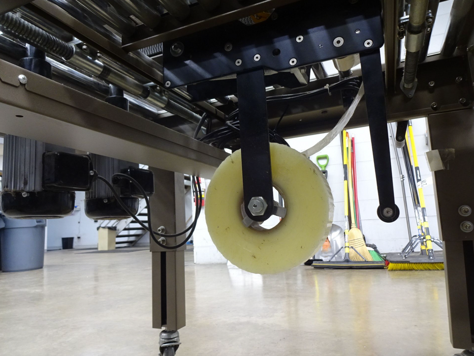 HIGHLIGHT INDUSTRIES MODEL MAGNUM2300-SDV TOP & BOTTOM CARTON TAPER, Used