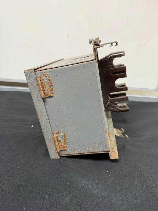 Square D Plug In Unit SD-9341 30 Amp Bus Plug Enclosure SD9341 Switch Disconnect