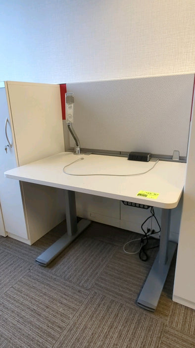 SteelCase Table 46" x 29" White Adjustable Sit to Stand Office Table Desk With Power Bank