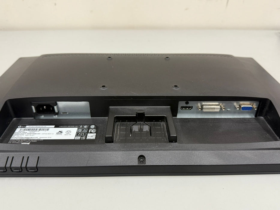 Mixed Computer Monitors WHOLESALE BULK - Lot of 7 Total Monitors