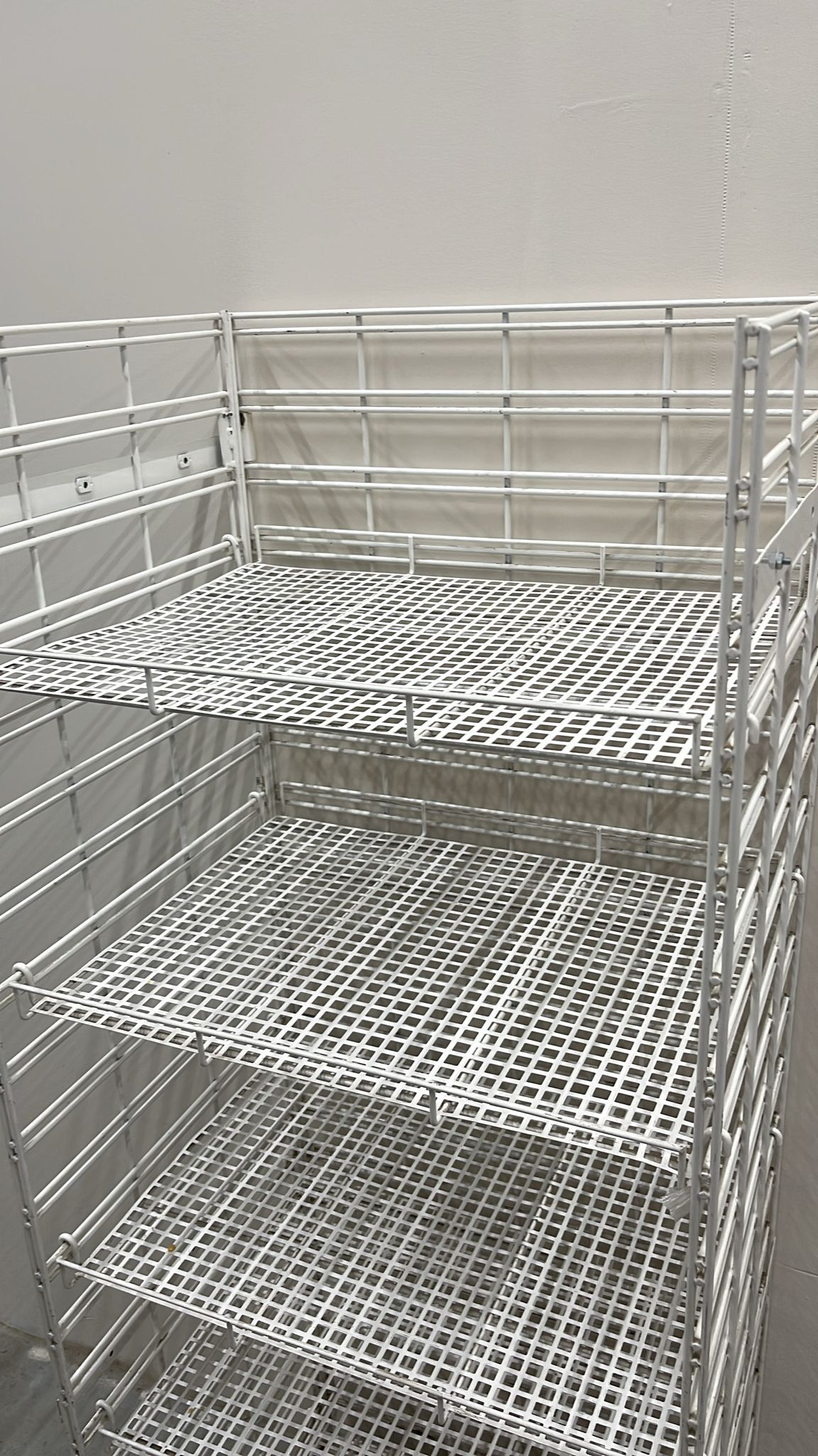 66.5" x 25" x 19" White Wire Mesh Rolling Shelf Rack w/ 5 Shelves