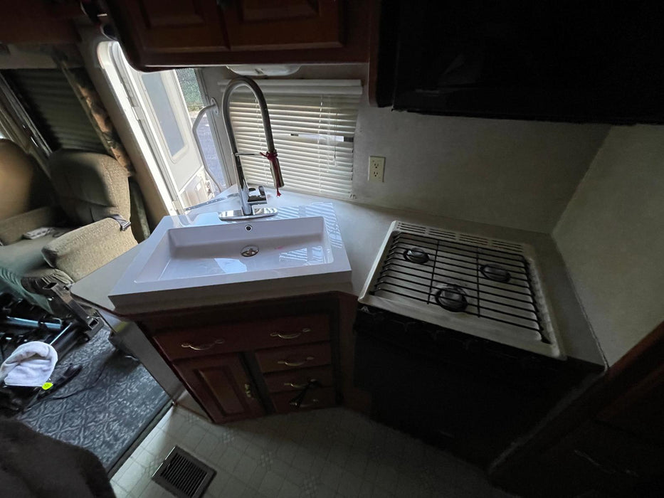 2002 Coachmen Aurora RV Motorhome, Gas