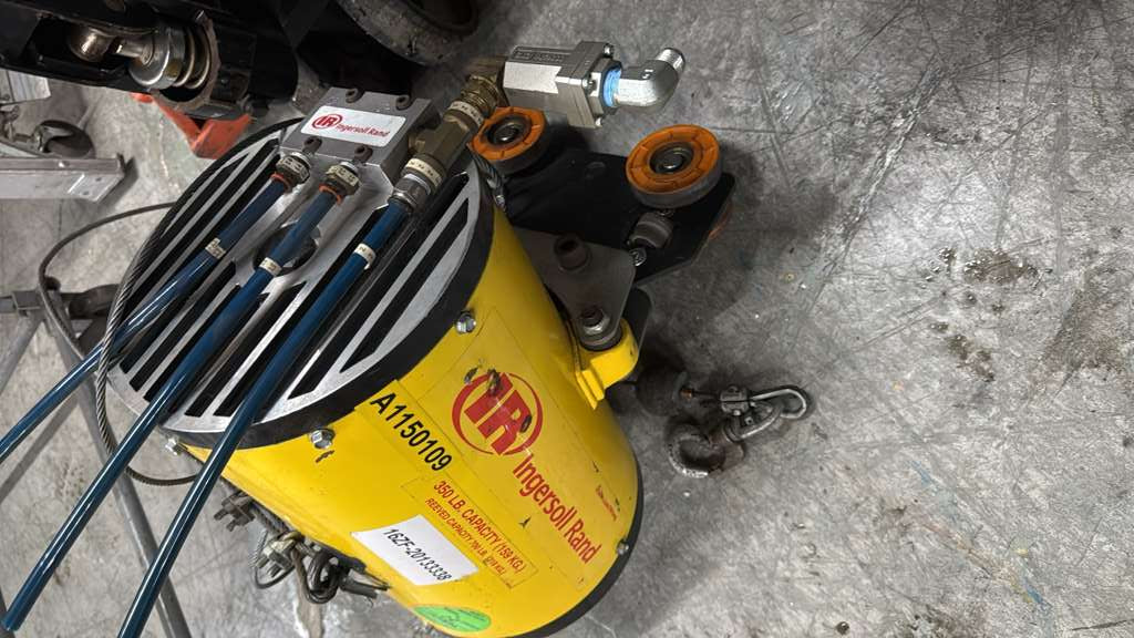 INGERSOLL RAND BW035080 LIFTING AND BALANCING UNIT, 350lbs Capacity, Used