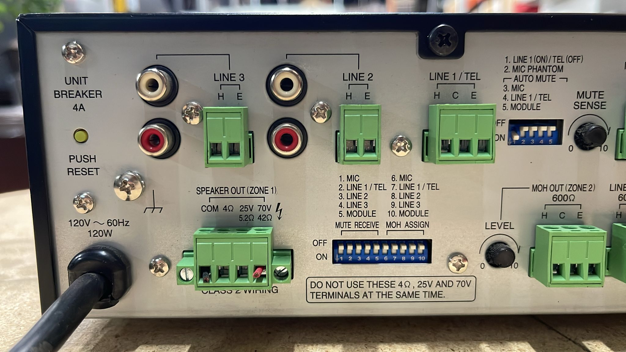 Mixer Amplifier outlet model BG-2120 CU