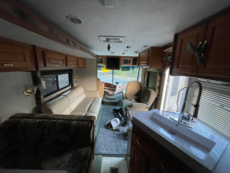 2002 Coachmen Aurora RV Motorhome, Gas