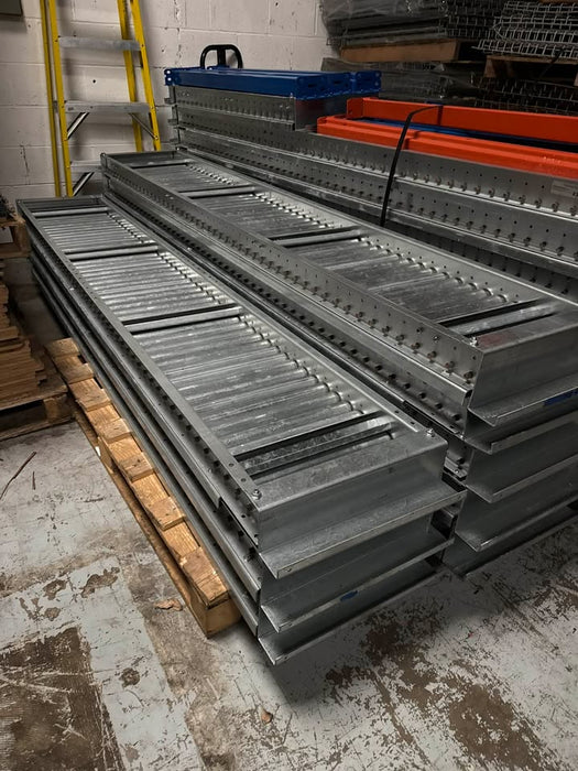 UNEX® 17.5"W Gravity Roller Conveyor, 8ft Length for Gravity Flow Pallet Racking, Used