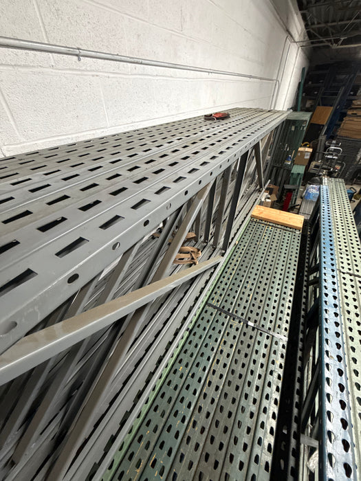 11ft x 32" Keystone Style Upright USED