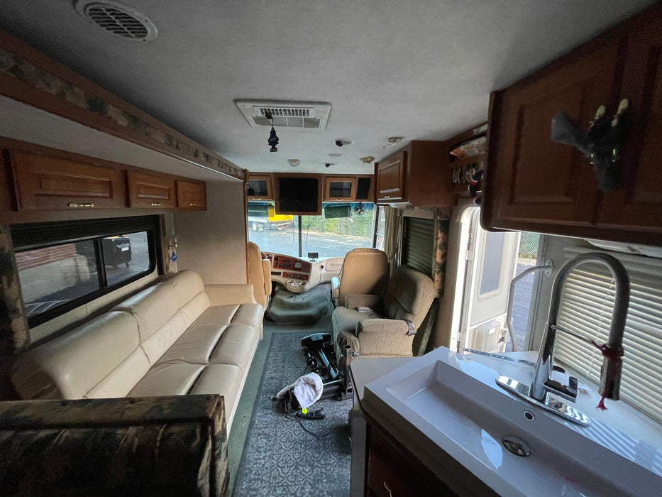2002 Coachmen Aurora RV Motorhome, Gas