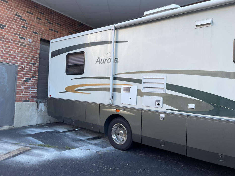 2002 Coachmen Aurora RV Motorhome, Gas