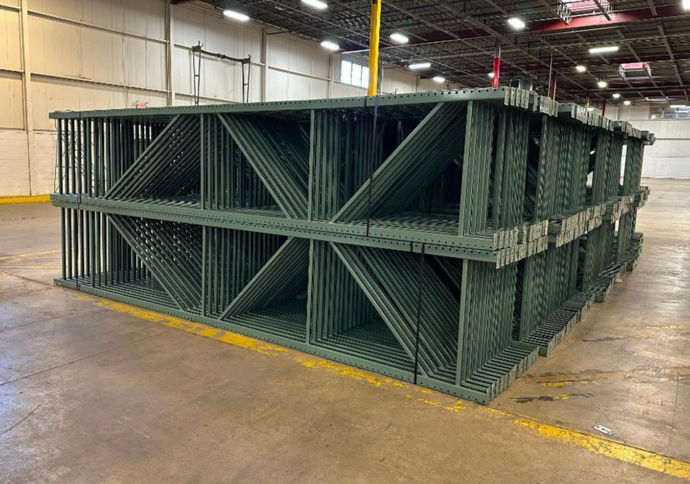 18ft x 42" Tear Drop Style Upright USED