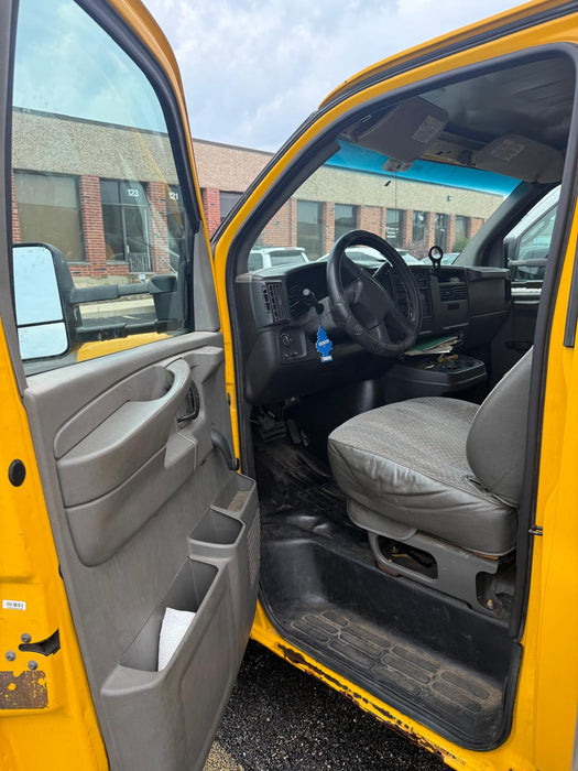2003 GMC Savana 3500 16ft Commercial Box Truck