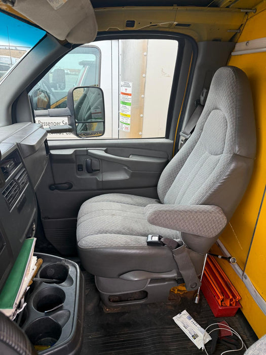 2003 GMC Savana 3500 16ft Commercial Box Truck