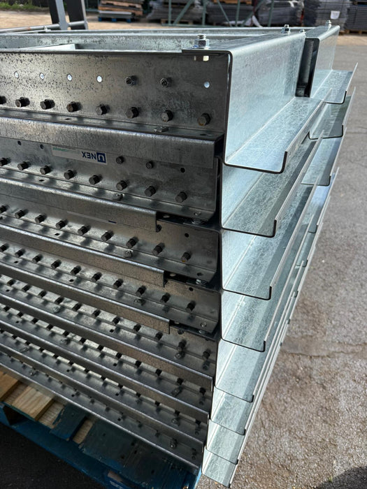 UNEX® 17.5"W Gravity Roller Conveyor, 4ft Length for Gravity Flow Pallet Racking, Used
