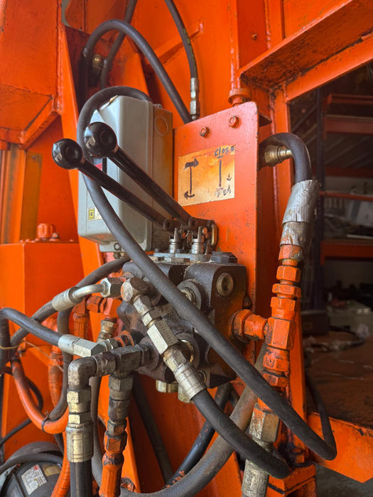 Payne Bros Hydraulic Pallet Inverter Machine – Free Standing 180° Rotation – Used
