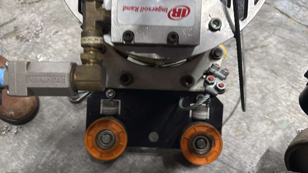 INGERSOLL RAND BW035080 LIFTING AND BALANCING UNIT, 350lbs Capacity, Used