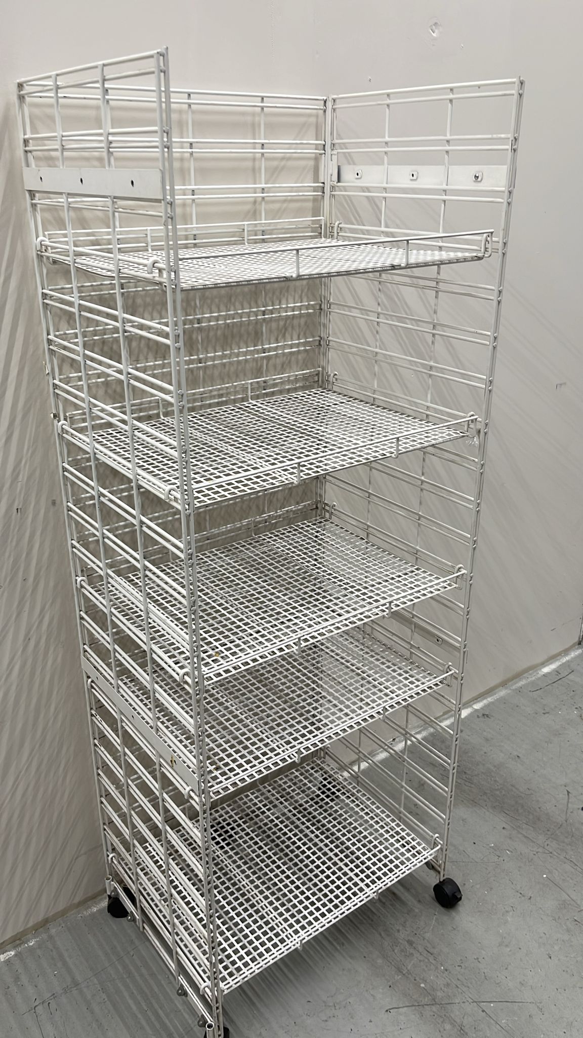 66.5" x 25" x 19" White Wire Mesh Rolling Shelf Rack w/ 5 Shelves